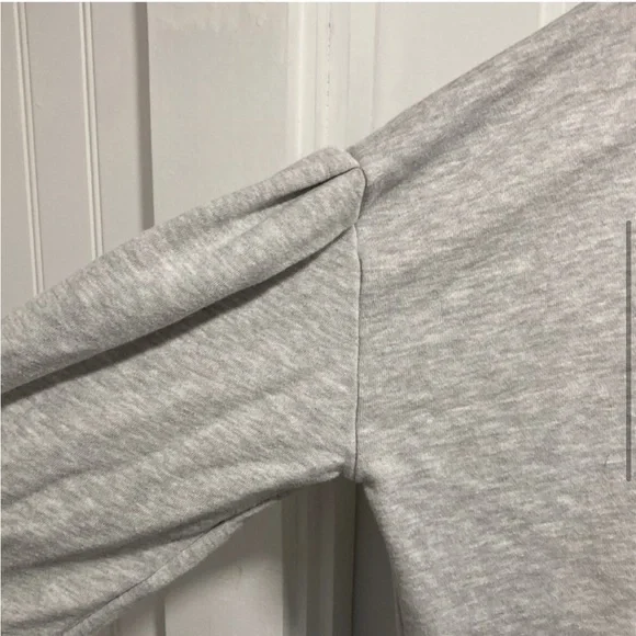 Universal Thread Sweatshirt - Picture 3 of 10